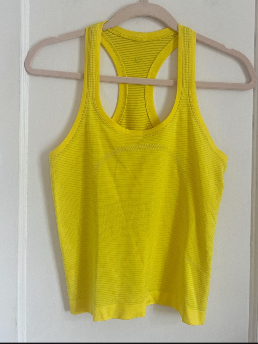 Lululemon Swiftly Tech Racerback
Tank Top 2.0 *Race Length